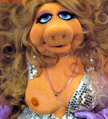 20070831221349-miss-piggy2.jpg